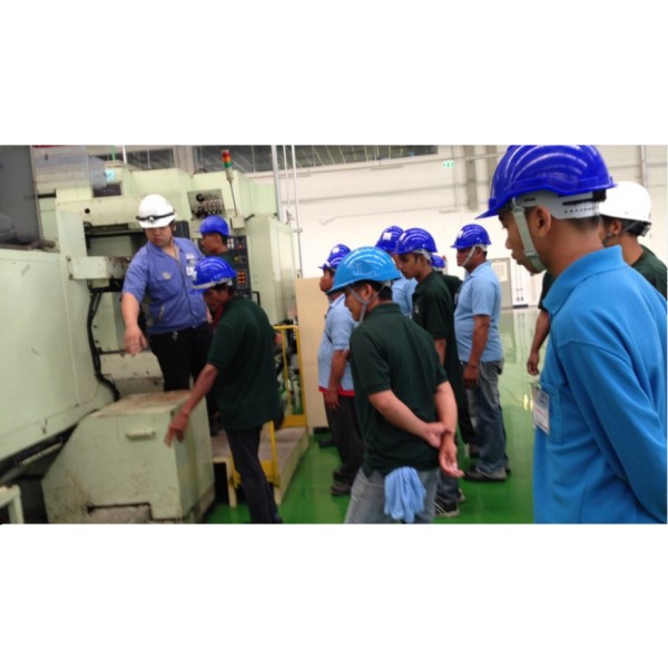 Factory Painting and Epoxy Floor Coating Services ｜ Complete Solutions Including Machinery Repair