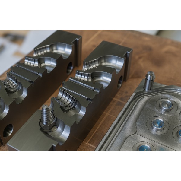 เหล็กแม่พิมพ์พลาสติก (Plastic Mold Steel)｜แข็งแรง ขัดเงาดี ทนทาน ใช้งานได้กับแม่พิมพ์ทุกประเภท