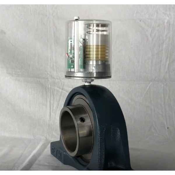 バッテリー駆動の精密グリース供給器
