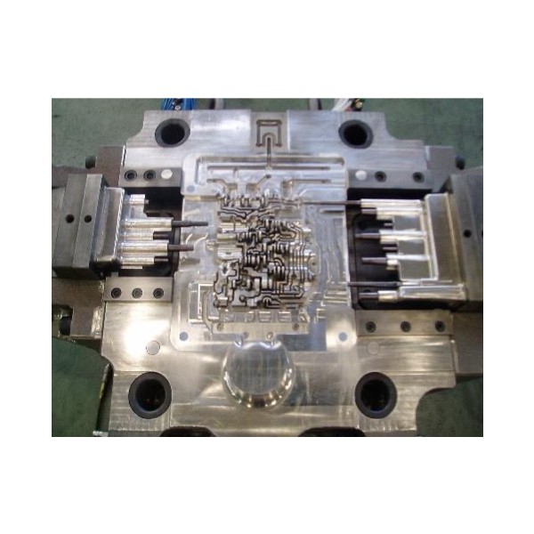 แม่พิมพ์หล่อขึันรูปอลูมิเนียม【Die casting dies(DC)】