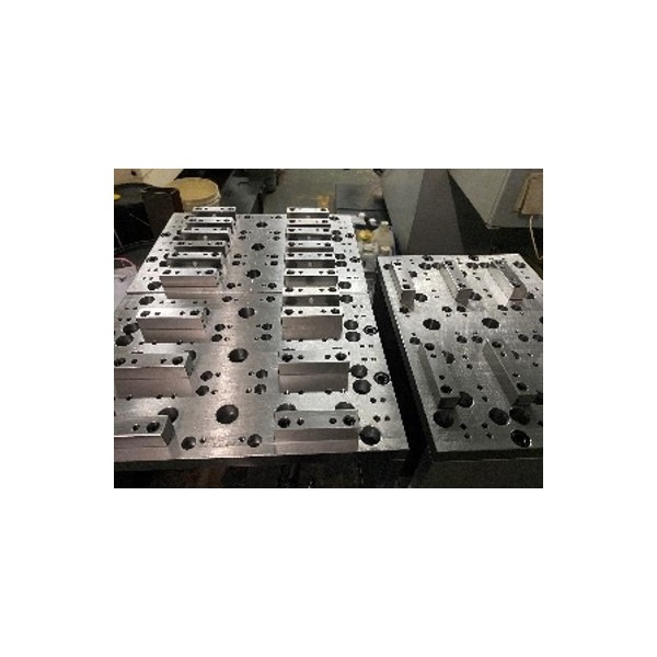 機械用治具・固定具