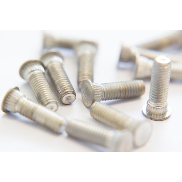 BROACHING TYPE STUDS