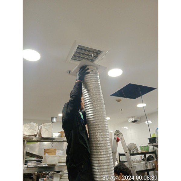 タイ エアコン清掃 業務用ダクト、家庭用ともにお任せください